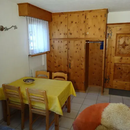 Curtins 16 Apartment