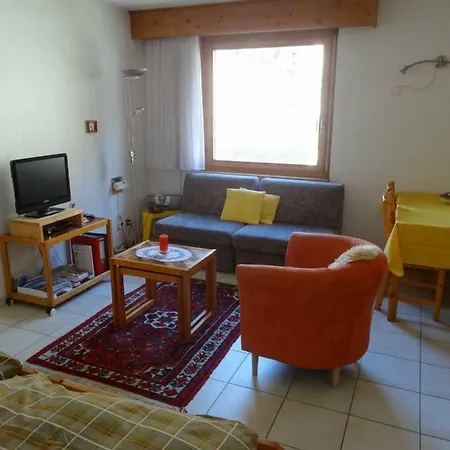 Curtins 16 Apartment