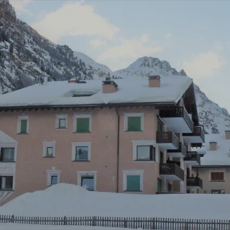 Apartamento Curtins 16 *